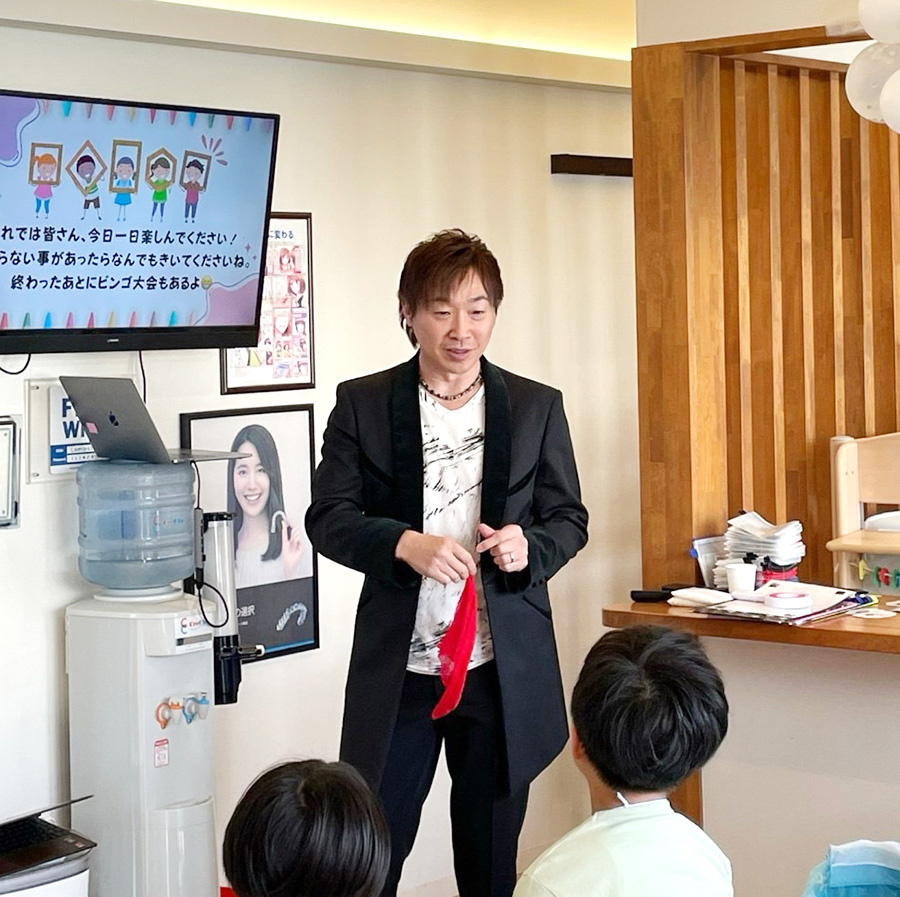マジシャンによるマジックショーもあります!