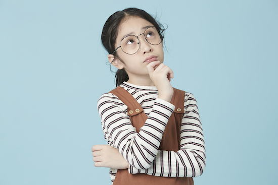 プレオルソで失敗する原因を考える子供