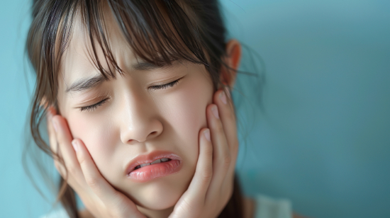 小児矯正で痛みが出た子ども
