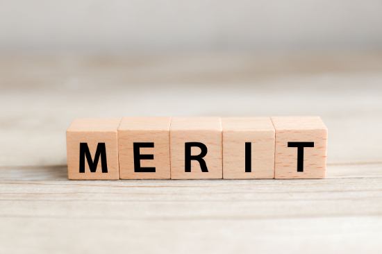 審美歯科で前歯をきれいにするメリットのイメージ