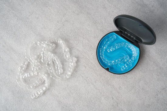 歯の矯正に使用するインビザライン