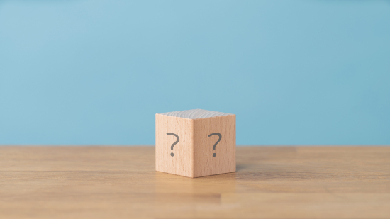 インビザライン・ファーストは何歳から受けられるのか考えるイメージ