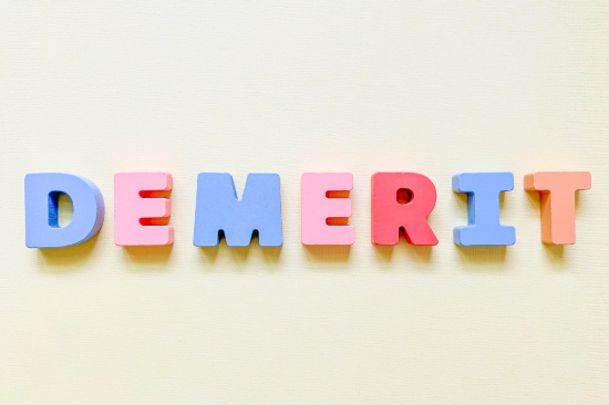 床矯正のデメリットを示す文字