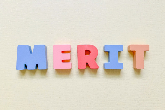 床矯正のメリットを示す文字