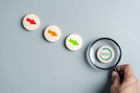 妊娠中にセラミック治療を行うリスクを説明するイメージ