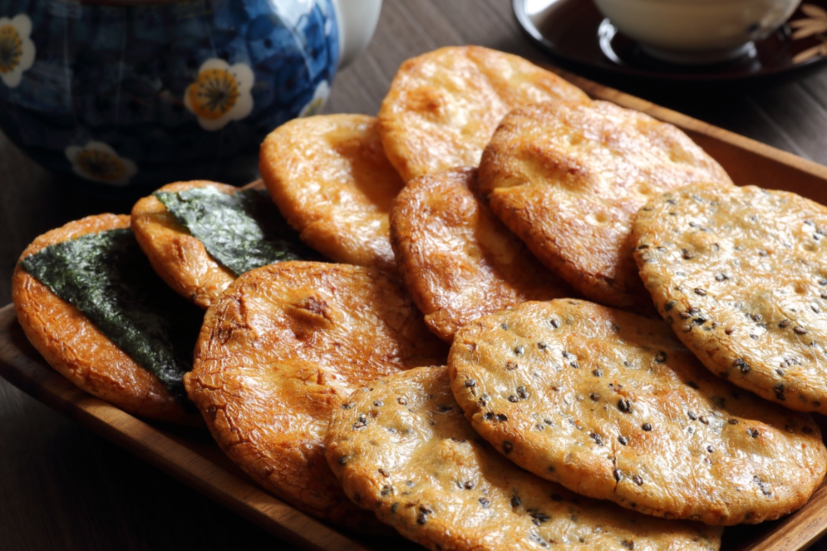 インビザライン矯正中は控えたほうがよいせんべい